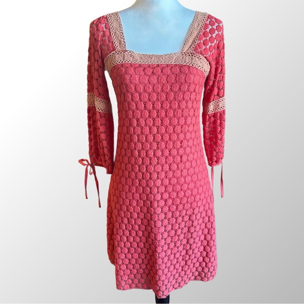 Solitaire Dress Size Small Coral Pink Coin Crochet with‎ Pale Pink Lace Detail